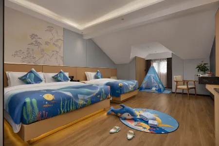 Feng Huang Mingdu Hotel (Feng Huang Ancient Town, Nan Hua Li Tourist Centre Branch)