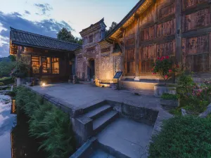 Qujia Courtyard Guesthouse