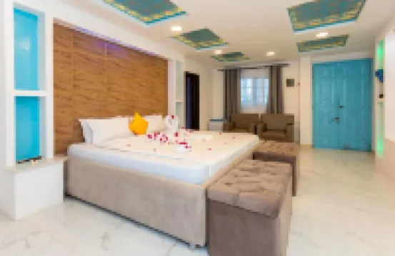 Golden Hotel