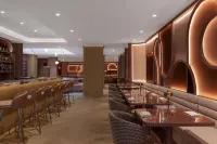 Revery Toronto Downtown, Curio Collection by Hilton - Завтрак