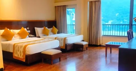 Anandvan Jungle Resort Отели рядом с достопримечательностью «Eden Rock River Resort»