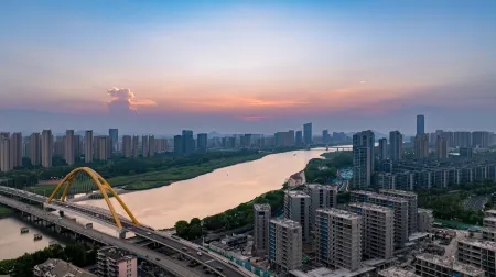 Yunzhen Serviced Apartment (Shaoxing East Station Shangbaihe City) Отели рядом с достопримечательностью «Zhejiang Construction Vocational and Technical College (Shangyu Campus)»