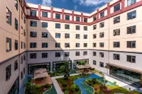 Kunming Airport Garden Hotel Отели рядом с достопримечательностью «Yunnan Vocational and Technical College of Agriculture Multi-media Classroom (Three)»