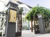 Kaifeng Moran Homestay (Wansui Mountain Da Song Wuxia City) โรงแรมในไคเฟิง