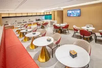 Youyi Crystal Hotel (Qinzhou Baishi Lake Park Branch)