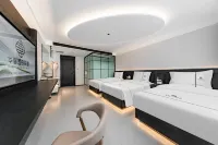Helan Poetry Art Hotel (Wanda Plaza Branch, Qingshan District, Baotou) Hotels near Qingshan Park