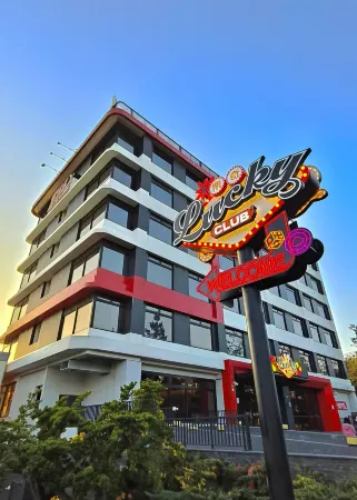 T11 T12 Hotel