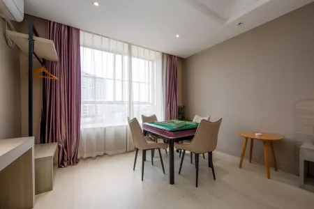 Huazhizhu Hotel (Xiufeng Street City Center) Отели рядом с достопримечательностью «Shuangbi Square»