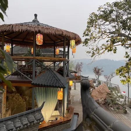 Tinghe Manor