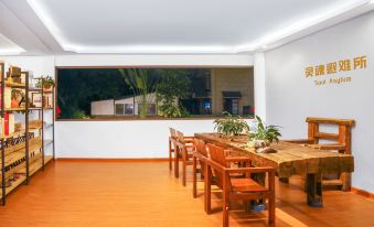 Angel International Youth Hostel