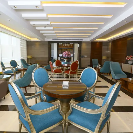 Weekend Hotel Sari