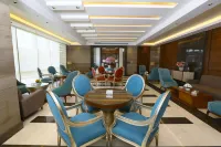 Weekend Hotel Sari