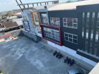 Gayatri Hotel - parking