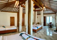 Kampoeng Joglo Ijen Hotel di Licin
