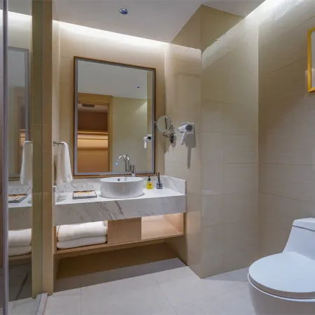 Vienna Hotel (Shuozhou Shanyin South Station Yulong International)