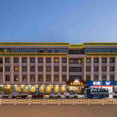 岷山西藏民族飯店（扎基寺店） Hotel Exterior