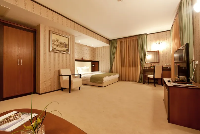 Best Western Plus Bristol Hotel