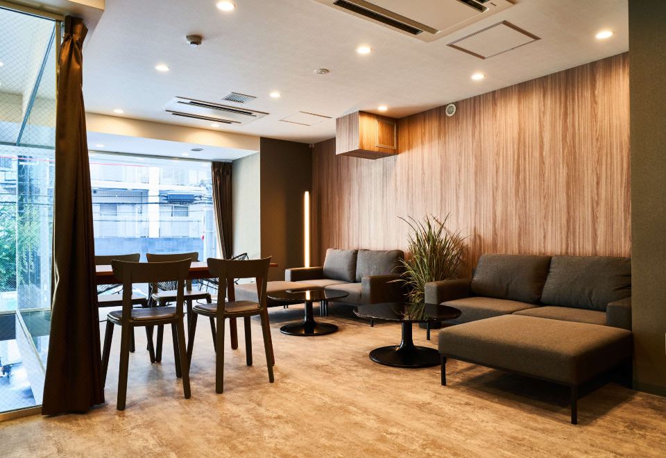 &앤드 호스텔 신사이바시 이스트