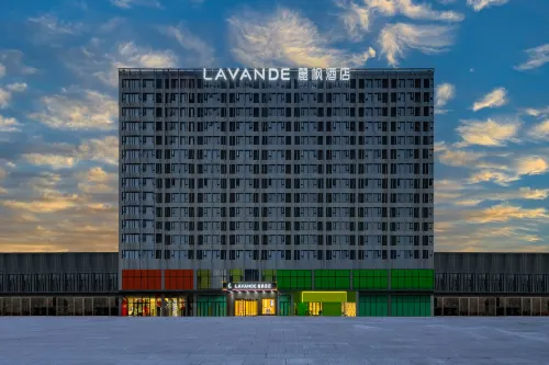 Lavande Hotel Wuhan Tianhe Airport Aviation Headquarters Subway Station Branch - Flughafentransfer