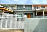 Ang Lee Holiday Home 2 - Bungalows