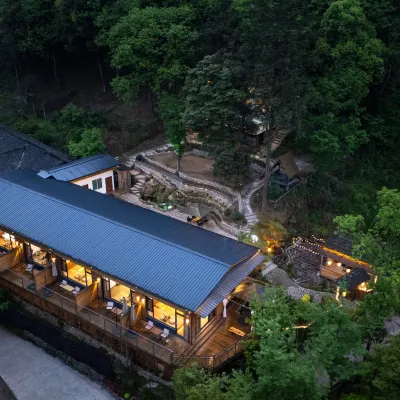 Dujiang Emerald Linyashe Homestay (Qingchengshan Branch) โรงแรมใกล้วังพญายาน