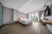 The Jinlan Hotel Hotels near Pujiang Railway Station