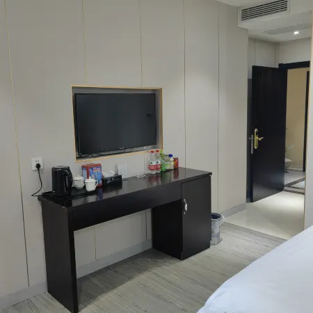 Huanju Business Hotel
