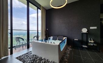 D'Pristine Suites by RR JBcity