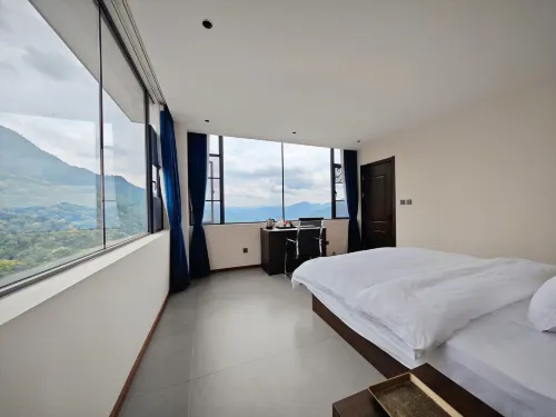 Changbiyuan Cliff Hotel