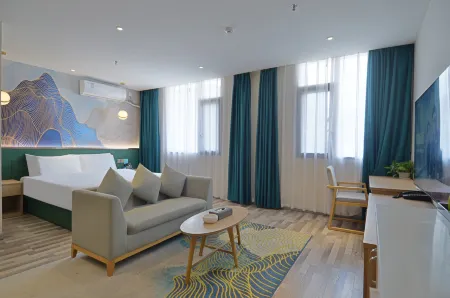 Helen Light House Hotel (Tianquan traditional Chinese medicine hospital store) Отели рядом с достопримечательностью «Red Army Long Memorial Hall»