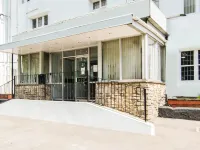 รัสเซล คอร์ท โรงแรม บอร์นมัธ เซ็นทรัล โรงแรมในเบอร์นเมาธ์
