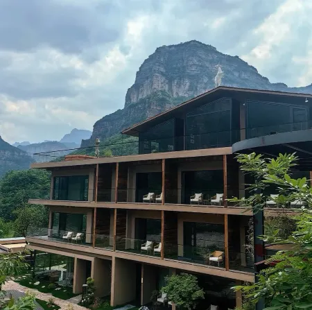 Linzhou Buyuan Taihang Cultural Resort Hotel Отели рядом с достопримечательностью «The Red Flag Canal Scenic Area»