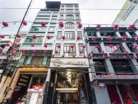 Golden Lunar Hotel - Bui Vien Walking Street, District 1 Hotels near Le Thanh Ton