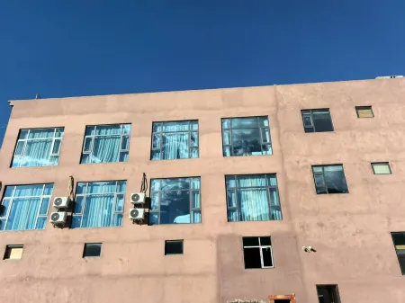 Dengqen Jueen Ta Luocang Grand Hotel Отели в г. Динцин