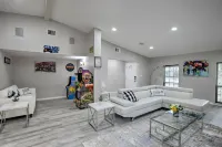 Collins Family-Friendly Texas Home with Private Pool! Hotels in Garland