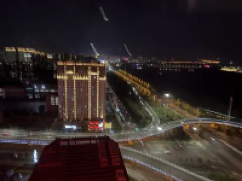 Youjia Selected Homestay (Caihong Long Street)