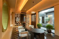 Jinfeng Yiyun Hot Spring Hotel (Xinzhou Ancient City) Hotels in Xinzhou