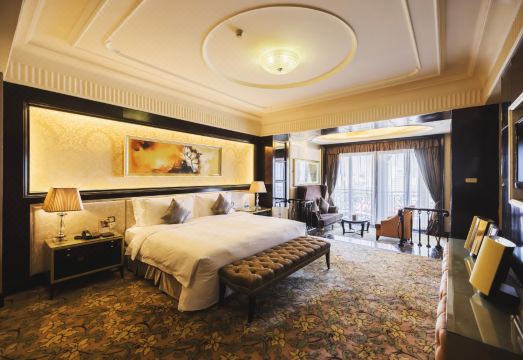 호텔 객실 내부 및 전망