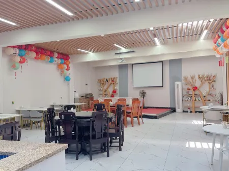 Surf and turf Отели рядом с достопримечательностью «Lingao Confucian Temple»