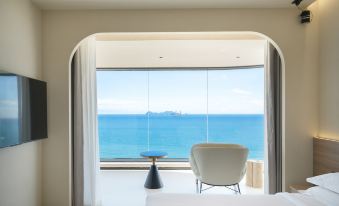 Huidong Twin moon bay  Peninsula Hotel