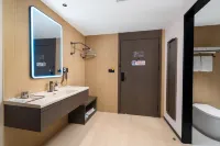 Orange Hotel (Wuzhou Municipal Plaza Branch)