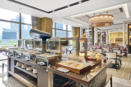 IFC Residence Отели рядом с достопримечательностью «Huangpu Workers' Gymnasium»