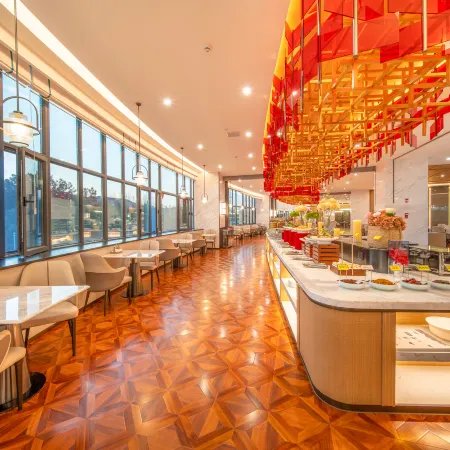 LUXEMON GEM HOTEL Отели рядом с достопримечательностью «Больница 16 в Алтайском районе»