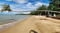 Nataya Round House Coral Bay Resort - Beach