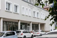 Hotel Equator Hotels in der Nähe von Tiger #2 on Tigrovaya Street