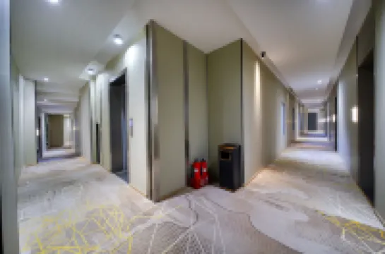 Linfen Xinhai Yuexin Hotel (Shenglong International Pingyang Plaza)