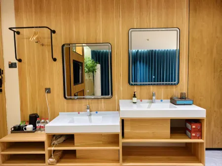 Camel Bell Cottage (Jiuquan Akesai National Customs Park Store) Отели рядом с достопримечательностью «Народное правительство Аксе Казахского автономного округа»