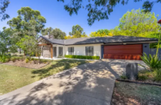 Jacaranda Amber The Vintage Golfside Luxe Villa Hunter Valley