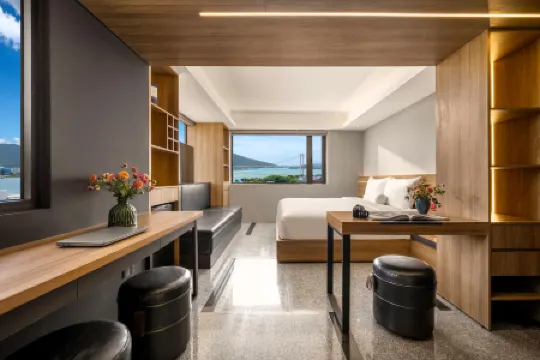 The Staycation Hotel Danang Отели рядом со станцией Đà Nẵng Railway Station