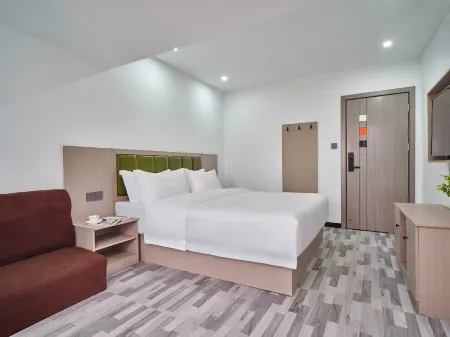 Hostel (Taiping Road) Отели рядом с достопримечательностью «Zhuhai Tourist Resort»